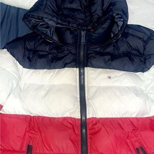 Large Tommy Hilfiger puffer coat barely worn !
